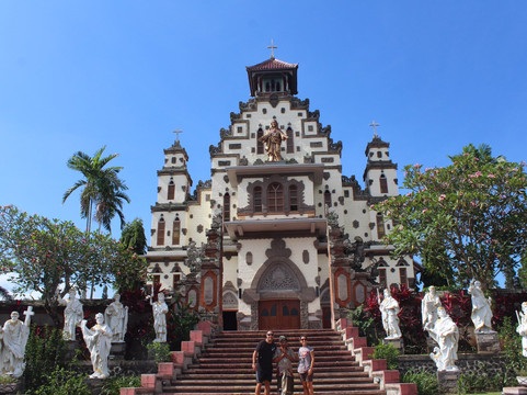 Church Of The Sacred Heart of Jesus-内加拉必去景点