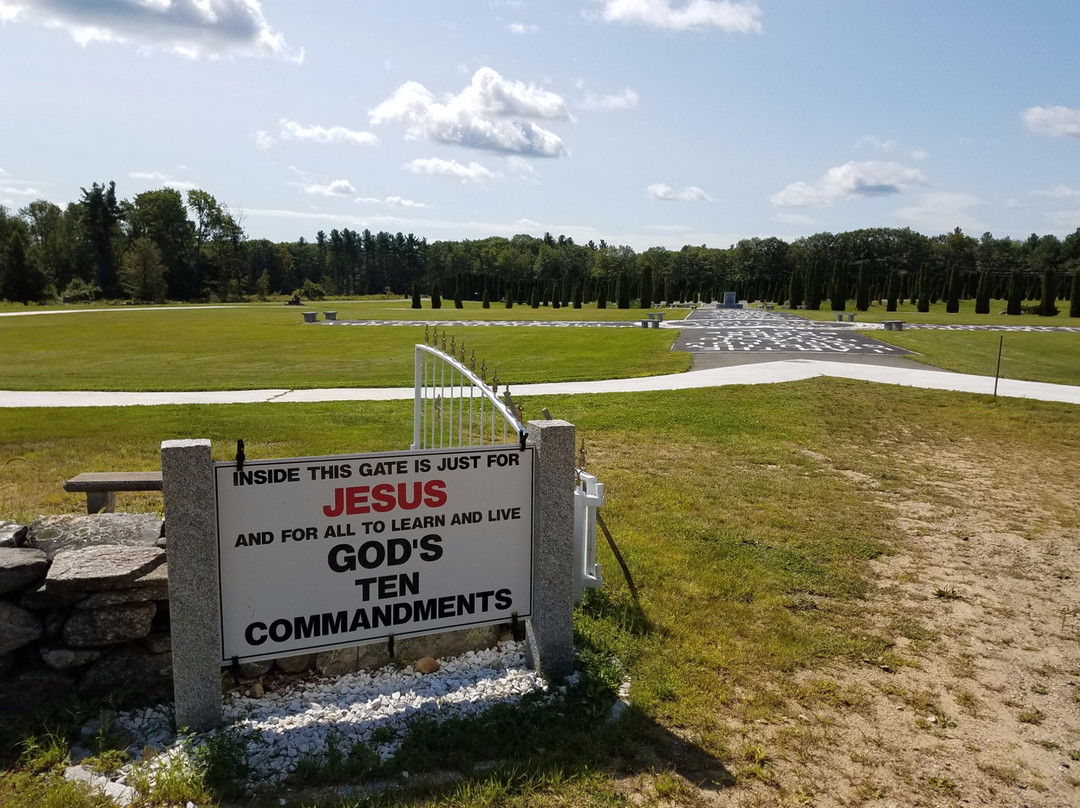 The Cross in Barre-Barre必去景点