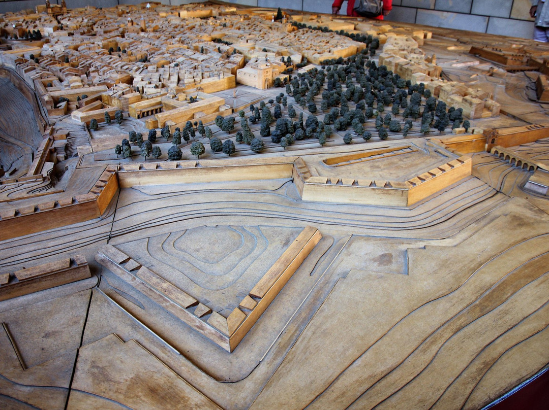 Archivo Real y General de Navarra-潘普洛纳必去景点