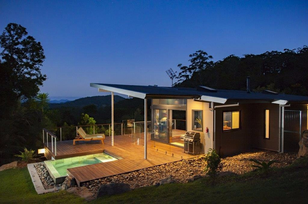 水晶小溪雨林山林小屋