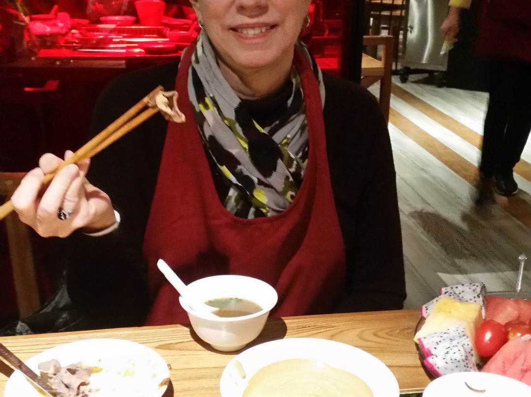 巴奴火锅(经七路店)