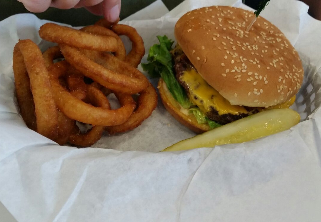 Moo Moo's Burger Barn