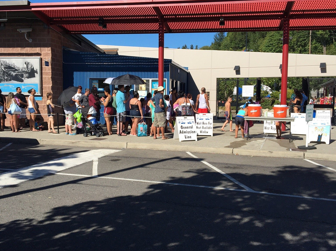 Henry Moses Aquatic Center-伦顿必去景点