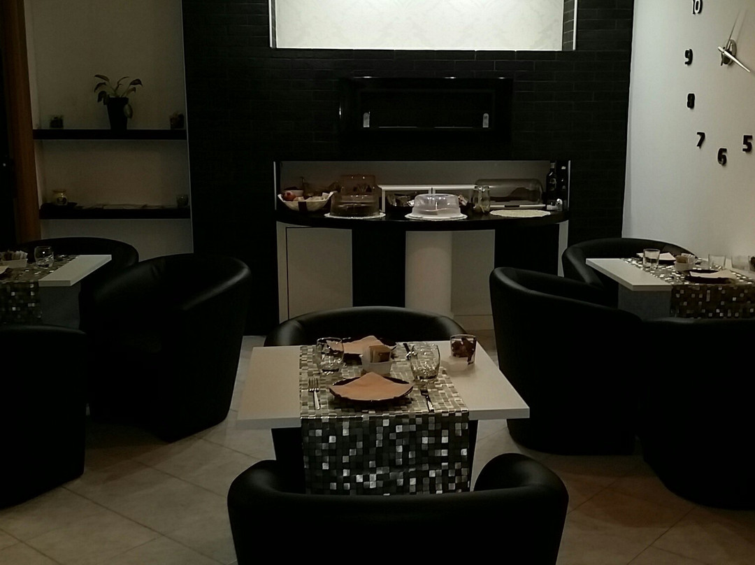 B&B Black&White主图