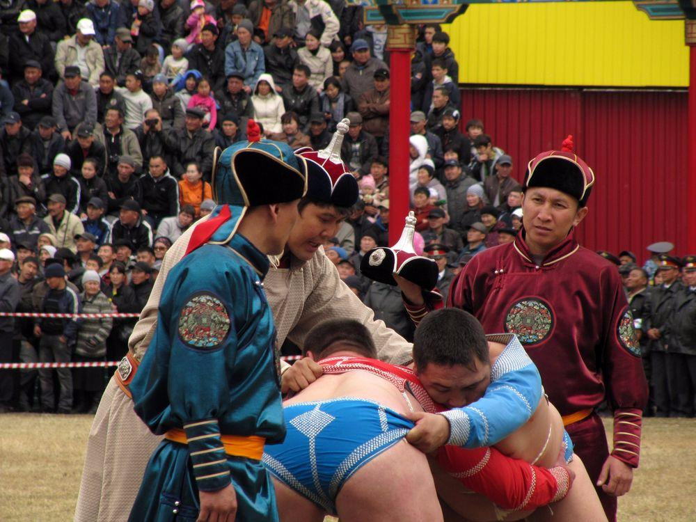 Stadium Khuresh-Kyzyl必去景点