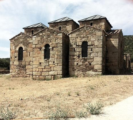 Basílica de Santa Lucía del Trampal景点图片