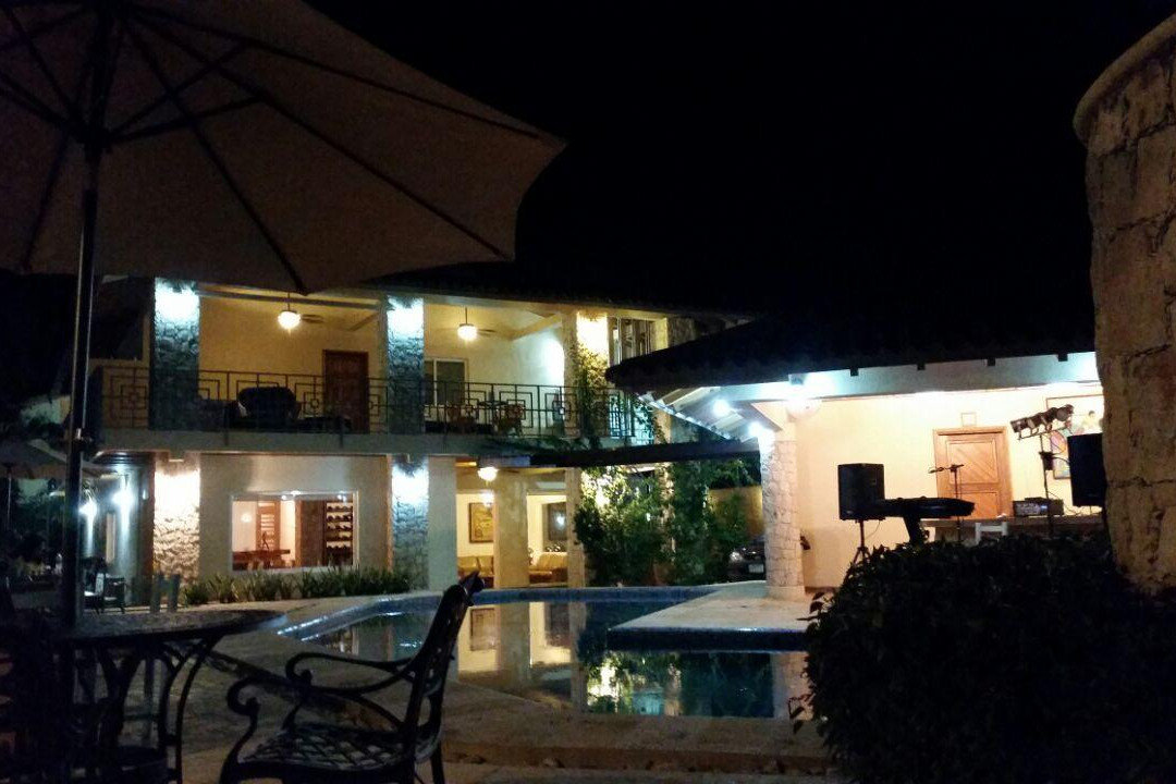 Cotoperi Hotel & Lounge主图