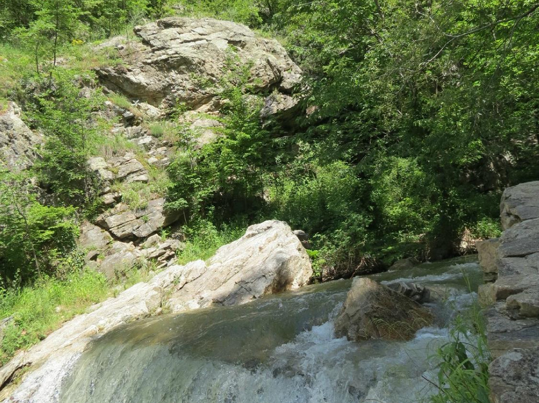 Skokovete waterfalls景点图片