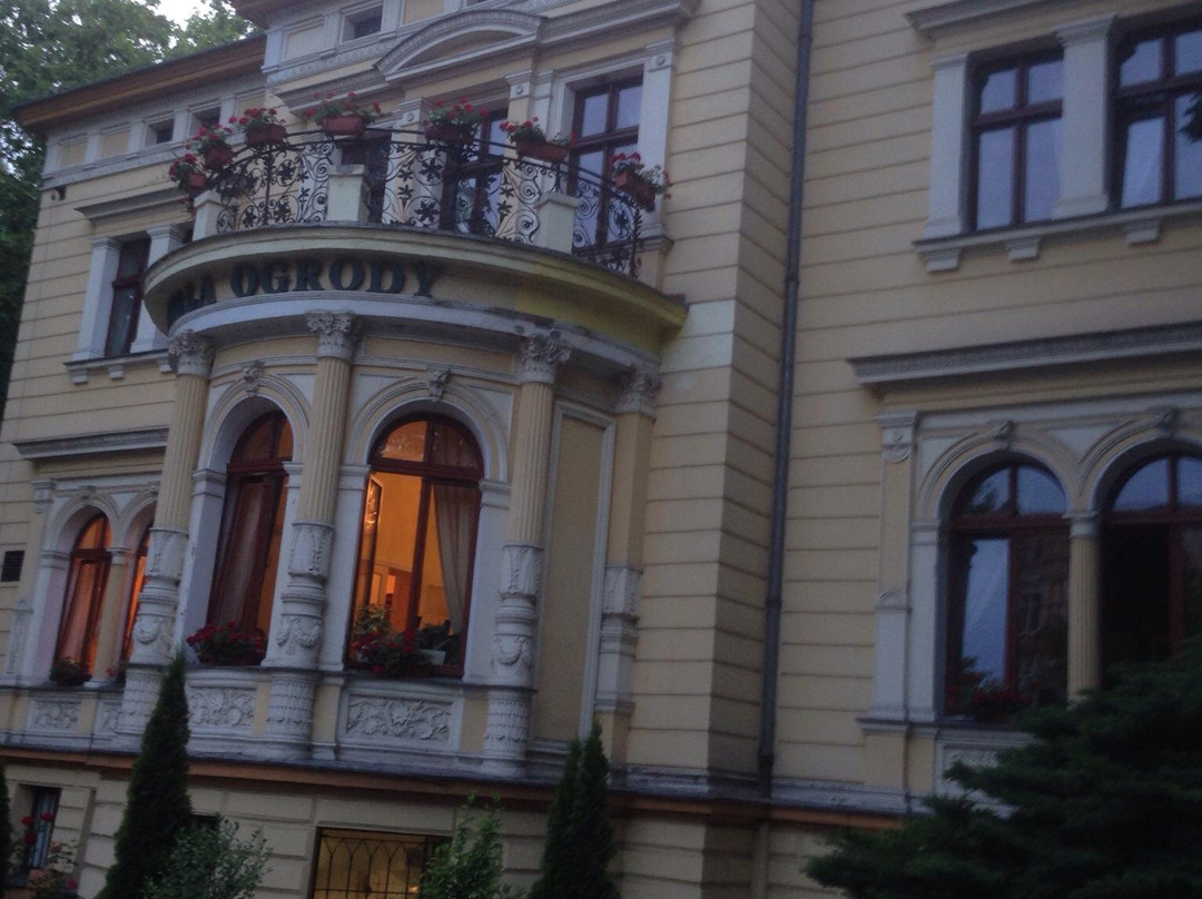 Doluje酒店住宿-维拉欧哥拉迪酒店