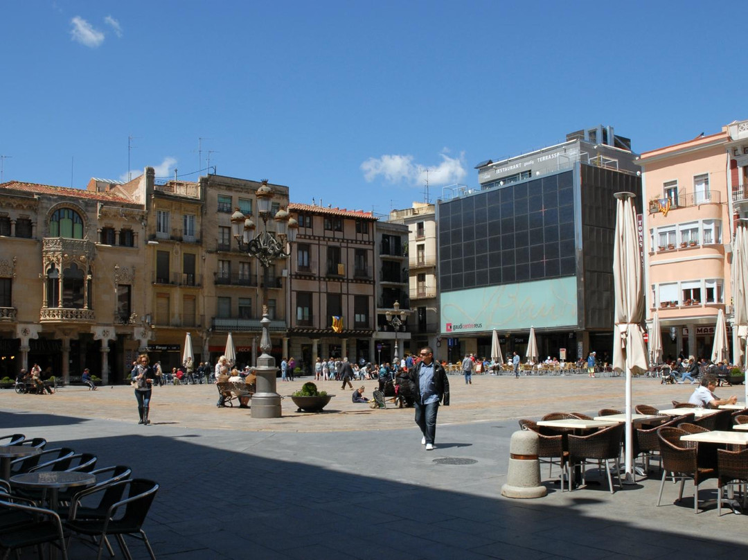 Plaza del Mercadal-雷乌斯必去景点