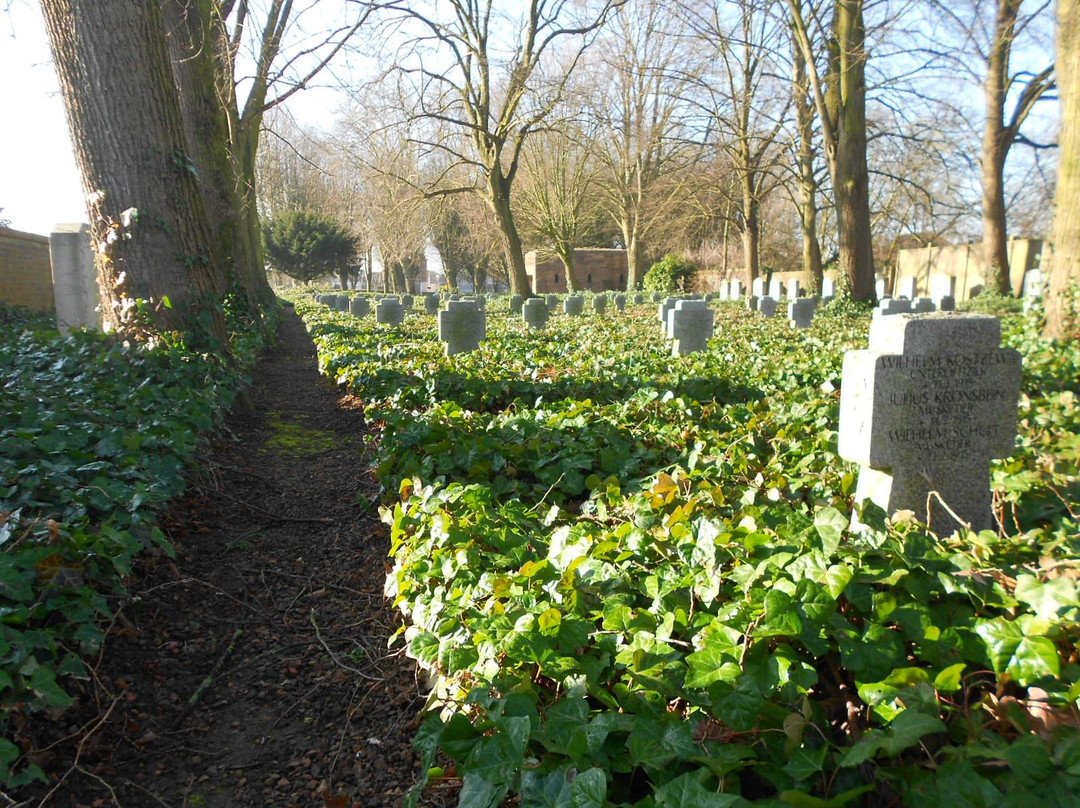 Deutscher Soldatenfriedhof Haubourdin-Haubourdin必去景点