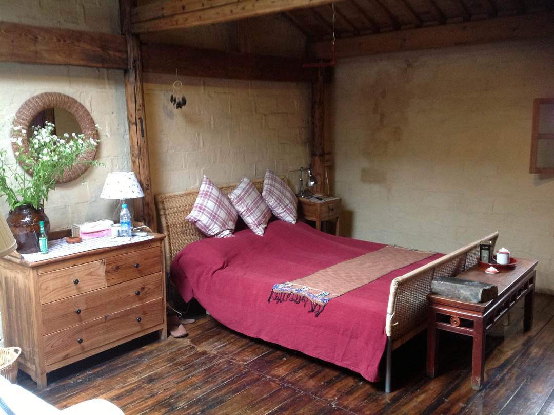 猪栏酒吧乡村客栈主图