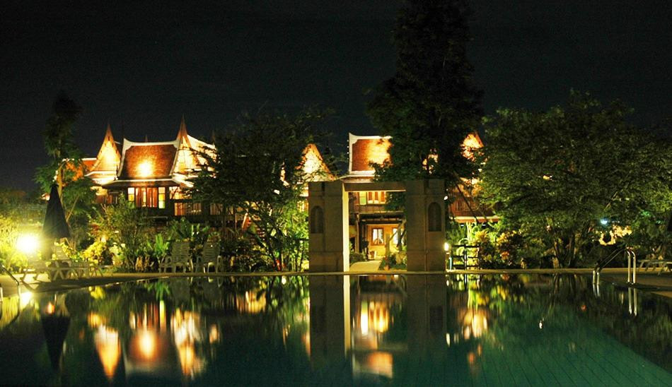 The Antique Boat Hotel