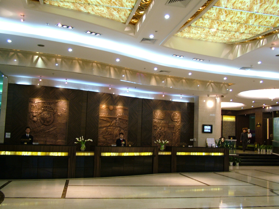 美伦大饭店主图