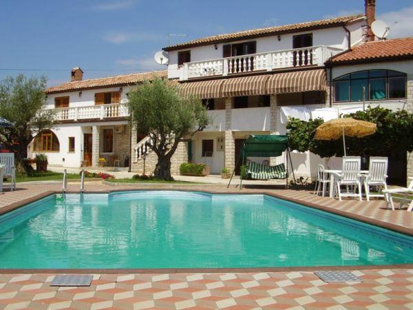Bernaca Apartments