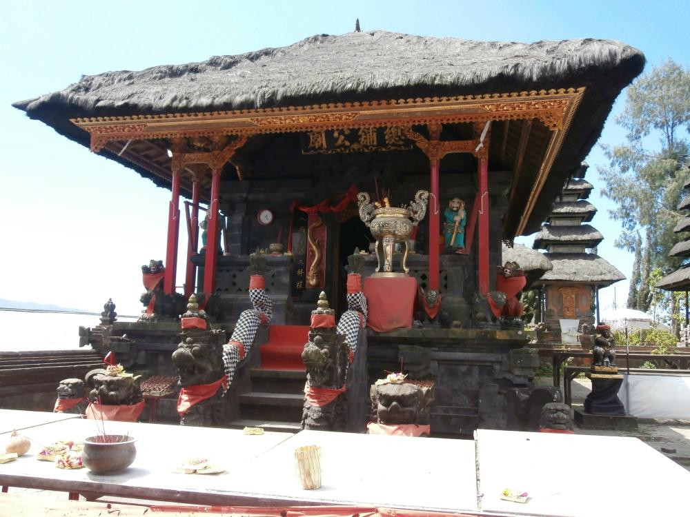 巴度尔湖水女神庙-金塔马尼必去景点