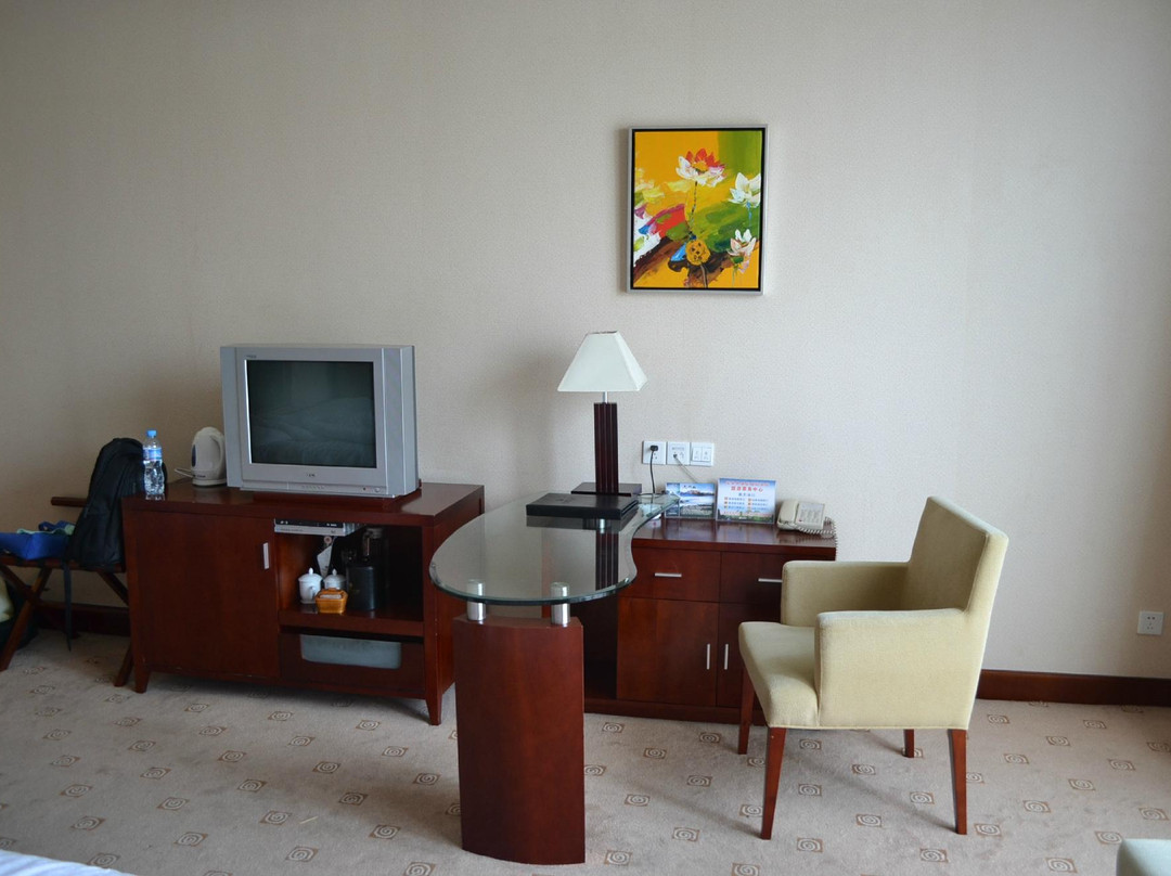 逸臣国际大酒店主图