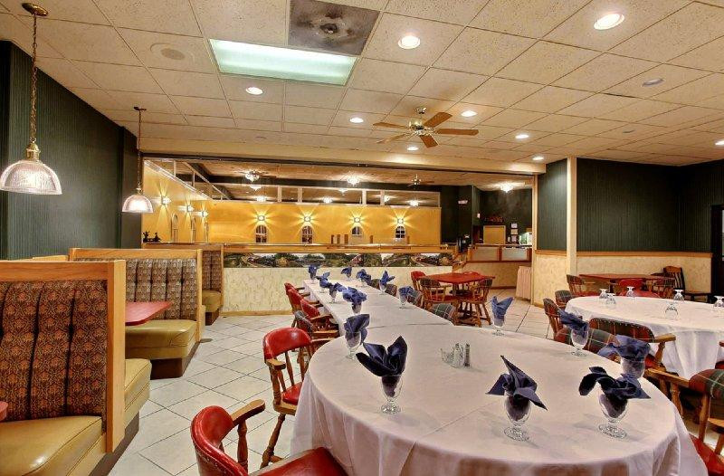 Crookston Inn and Convention Center主图