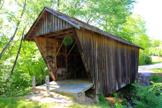 Stovall Mill Covered Bridge-海伦必去景点