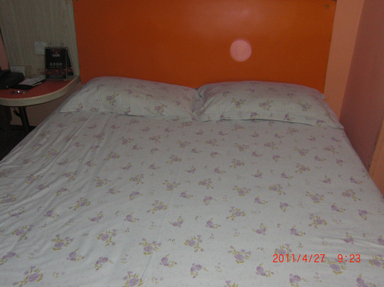 莫泰168(重庆上清寺牛角沱轻轨站店)主图