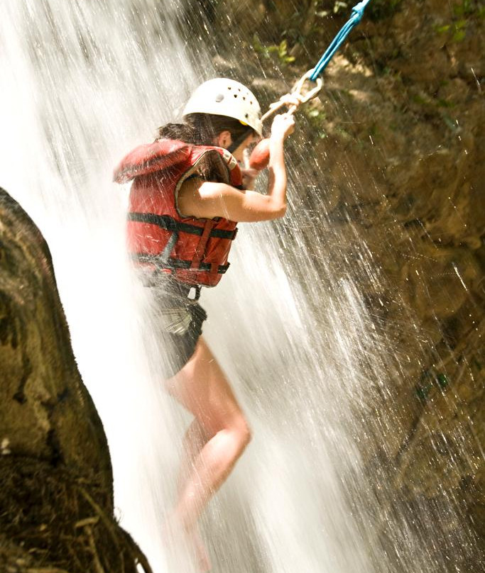 Adventure Tours Hacienda Guachipelin景点图片