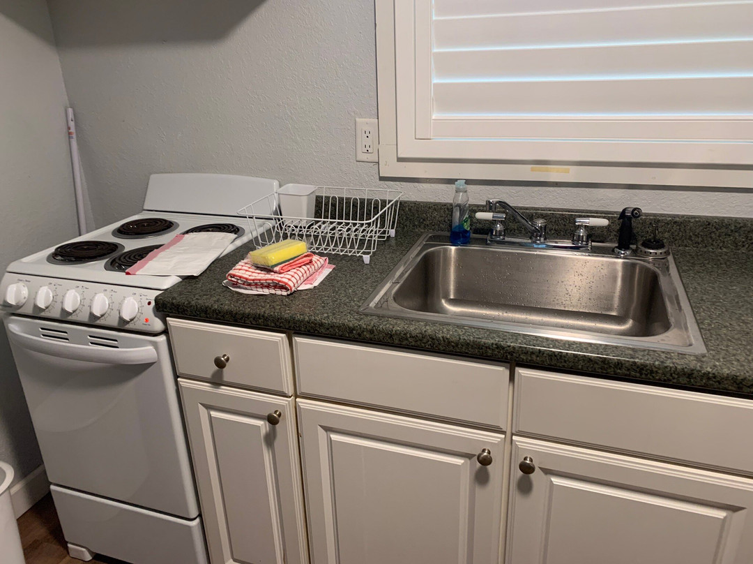 Lakeside Cottages主图