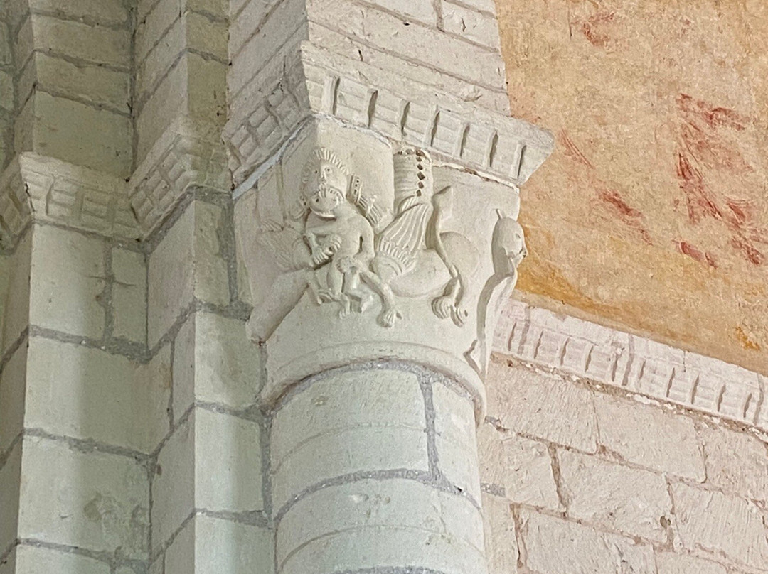 Eglise Saint-Nicolas-Tavant必去景点