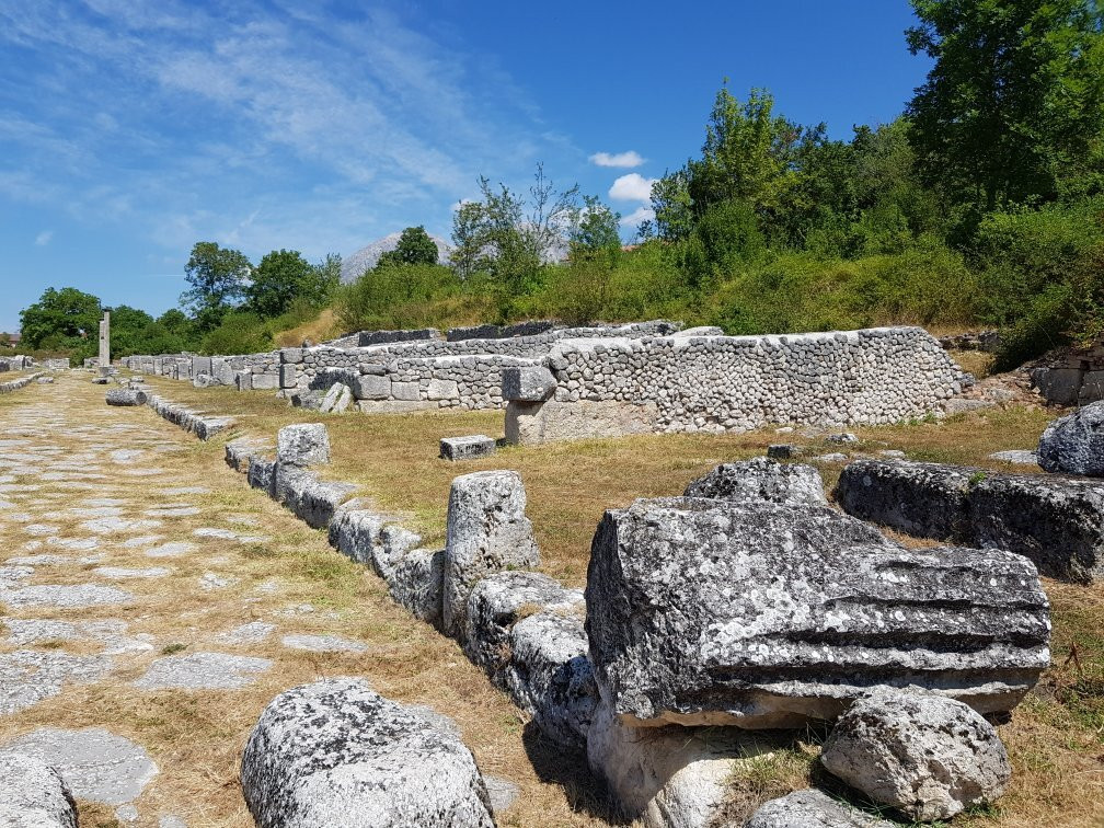 Area Archeologica di Alba Fucens景点图片