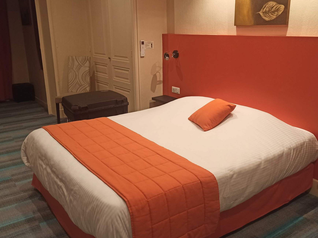 Logis Hôtel la Commanderie de Champarey主图