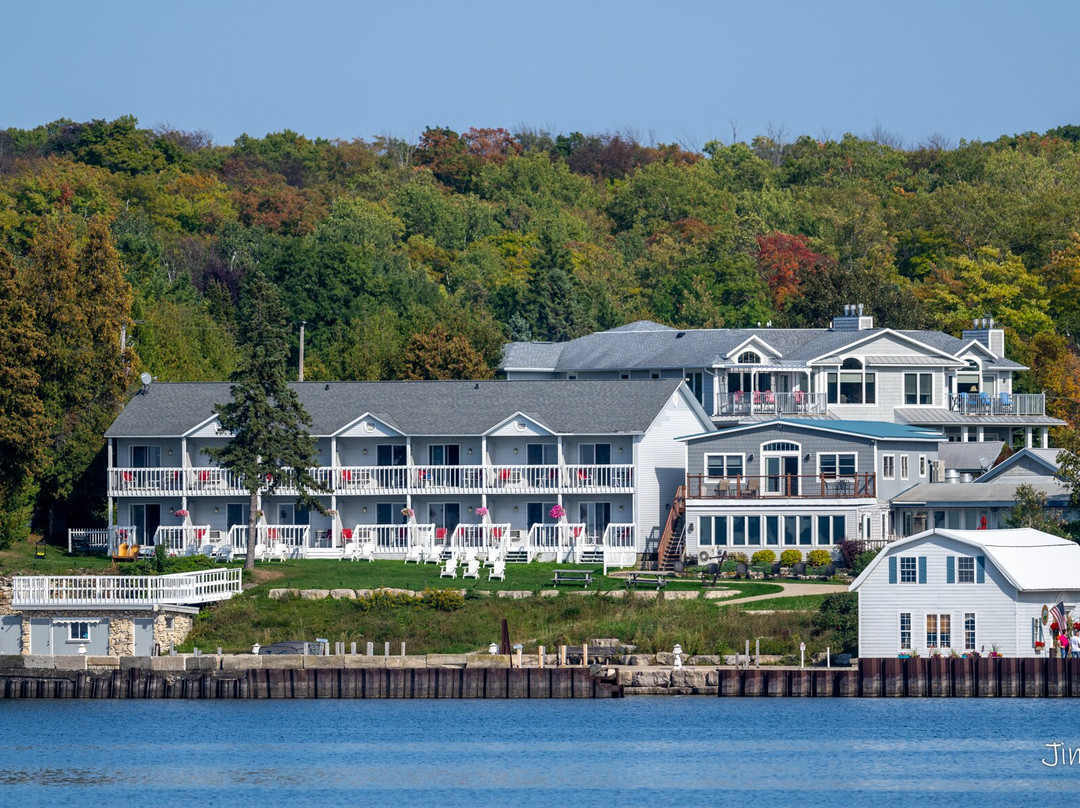 The Shoreline Resort主图