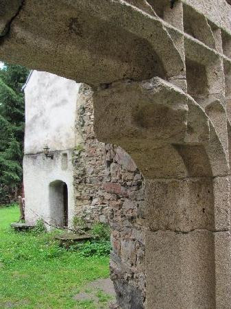 Hrad a klášter Kuklov景点图片