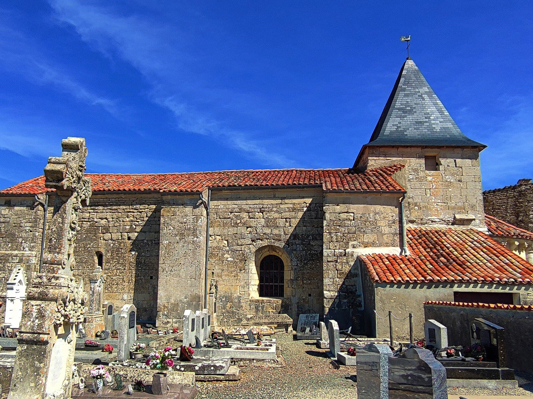 Église Sainte-Radegonde à Les Fosses景点图片