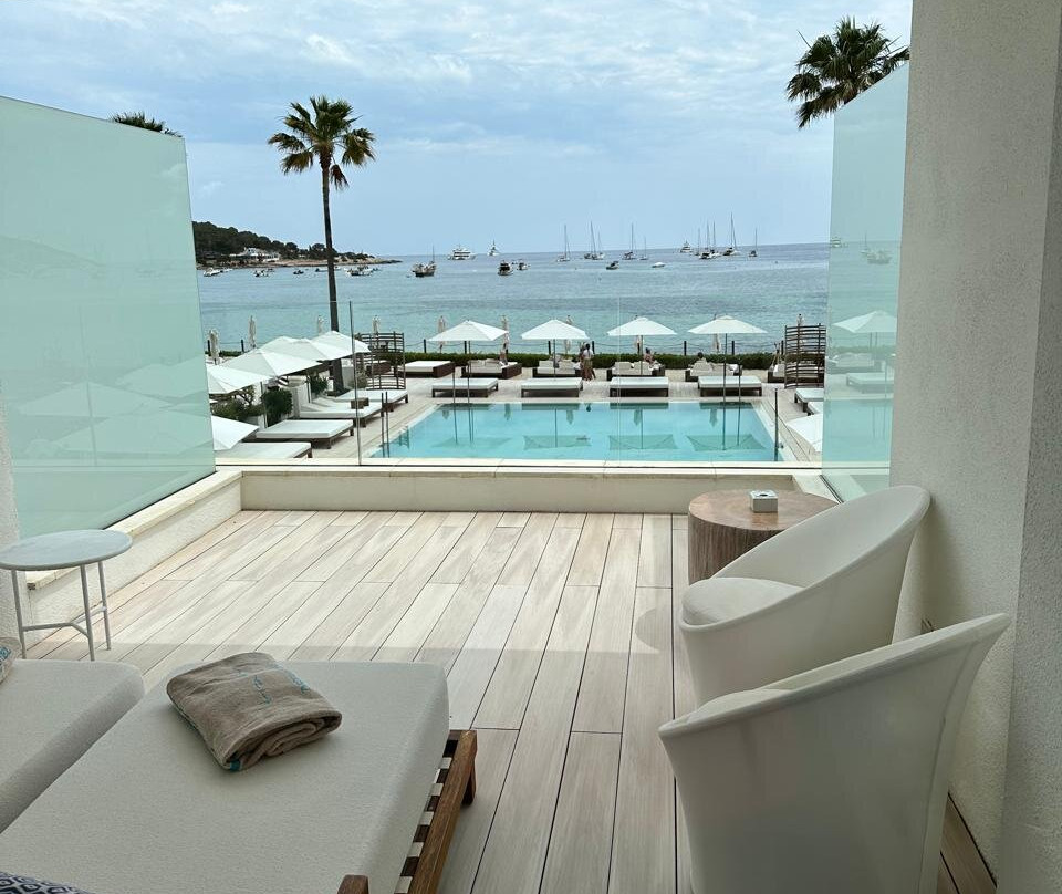 普莱雅皇家酒店主图