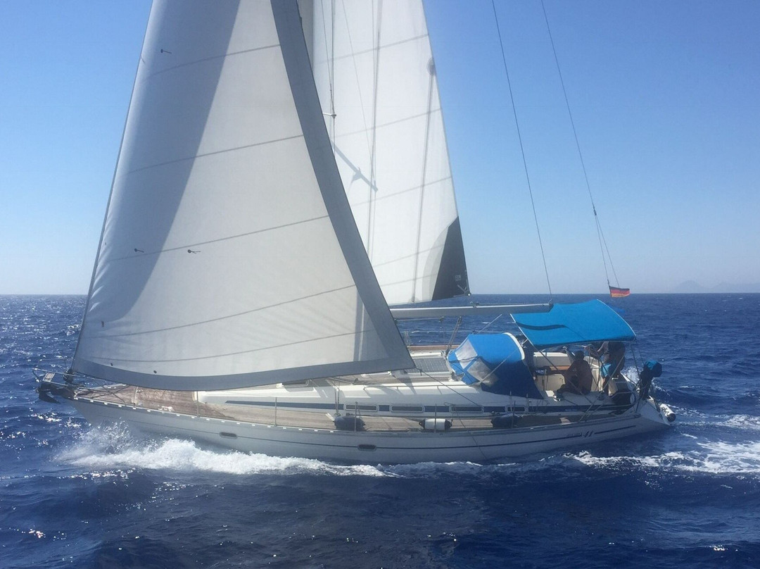 Argo Sailing Trips