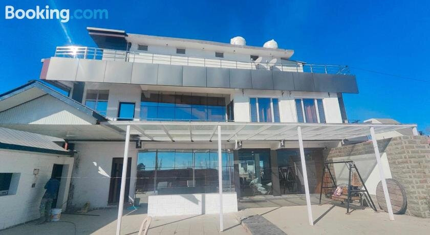 OYO The Sarahan Blues - Hotel & Restro