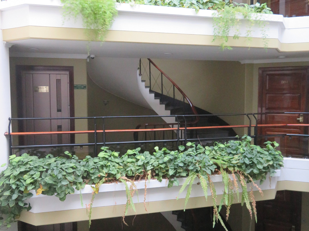 丽兹公寓酒店主图