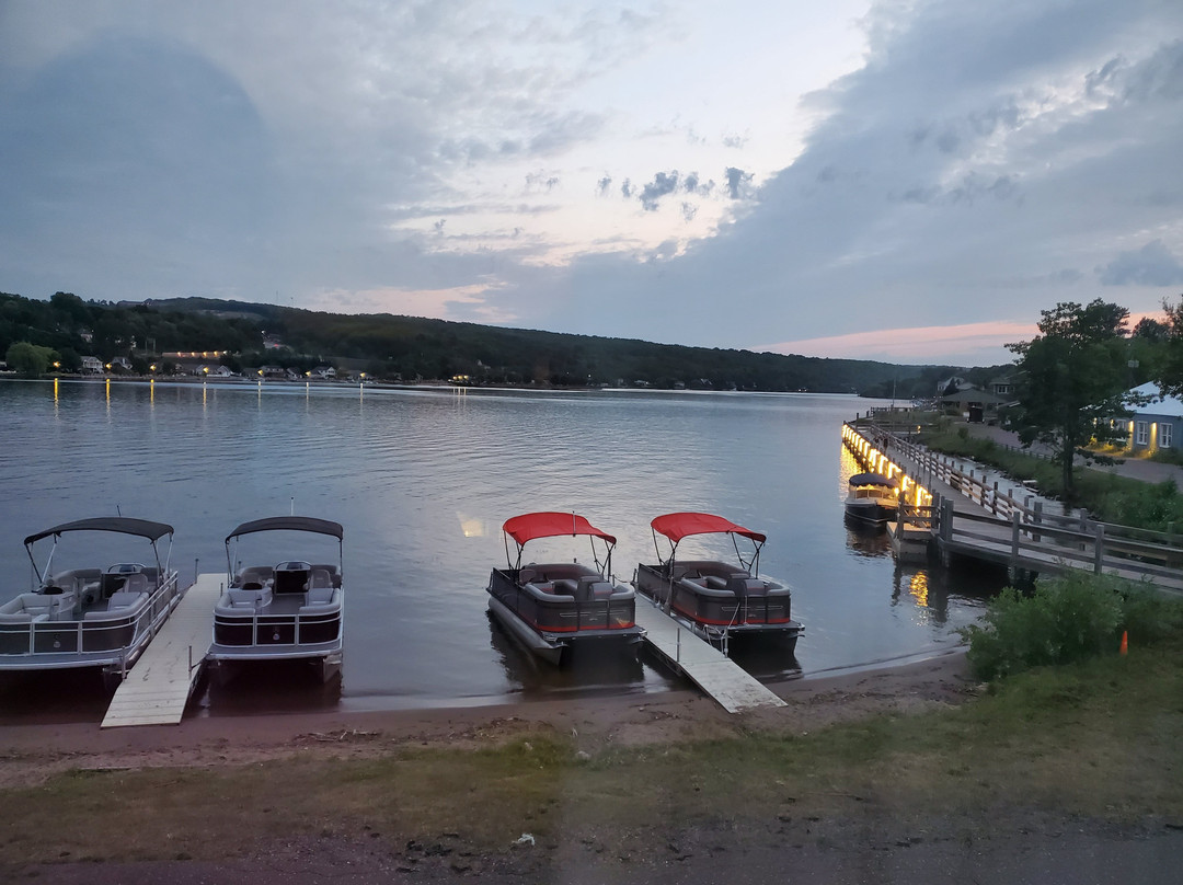 Ramada by Wyndham Hancock Waterfront主图