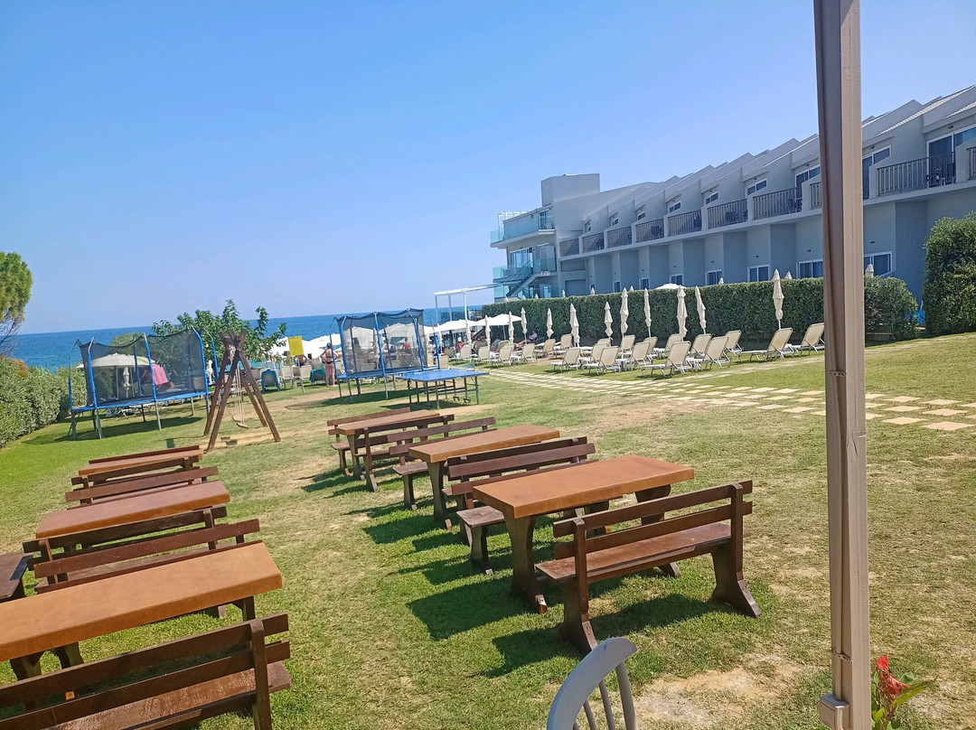 Golden Coast Beach主图