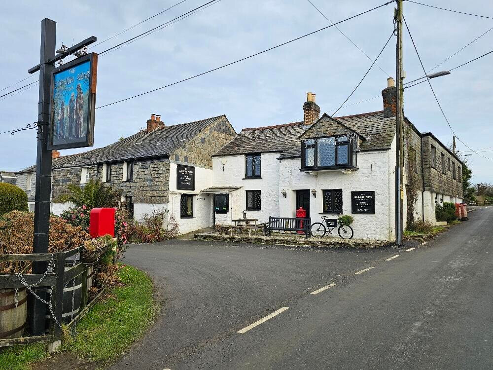 Treveighan餐馆和美食-The Cornish Arms Inn