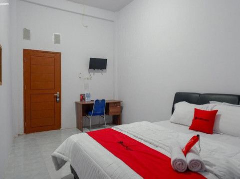 RedDoorz near Pasar Baru Mamuju