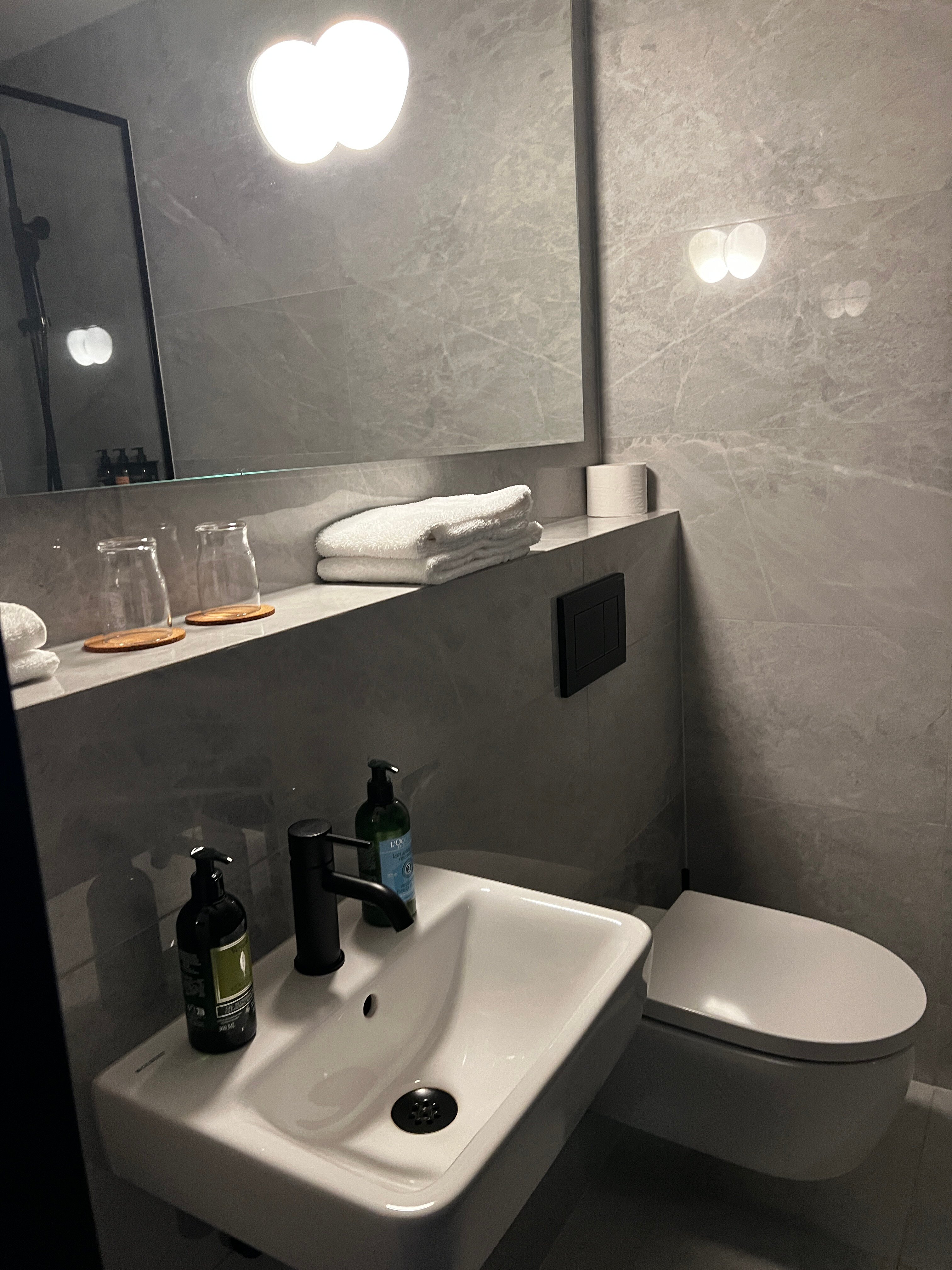 克劳斯图尔冰岛航空酒店-浴室