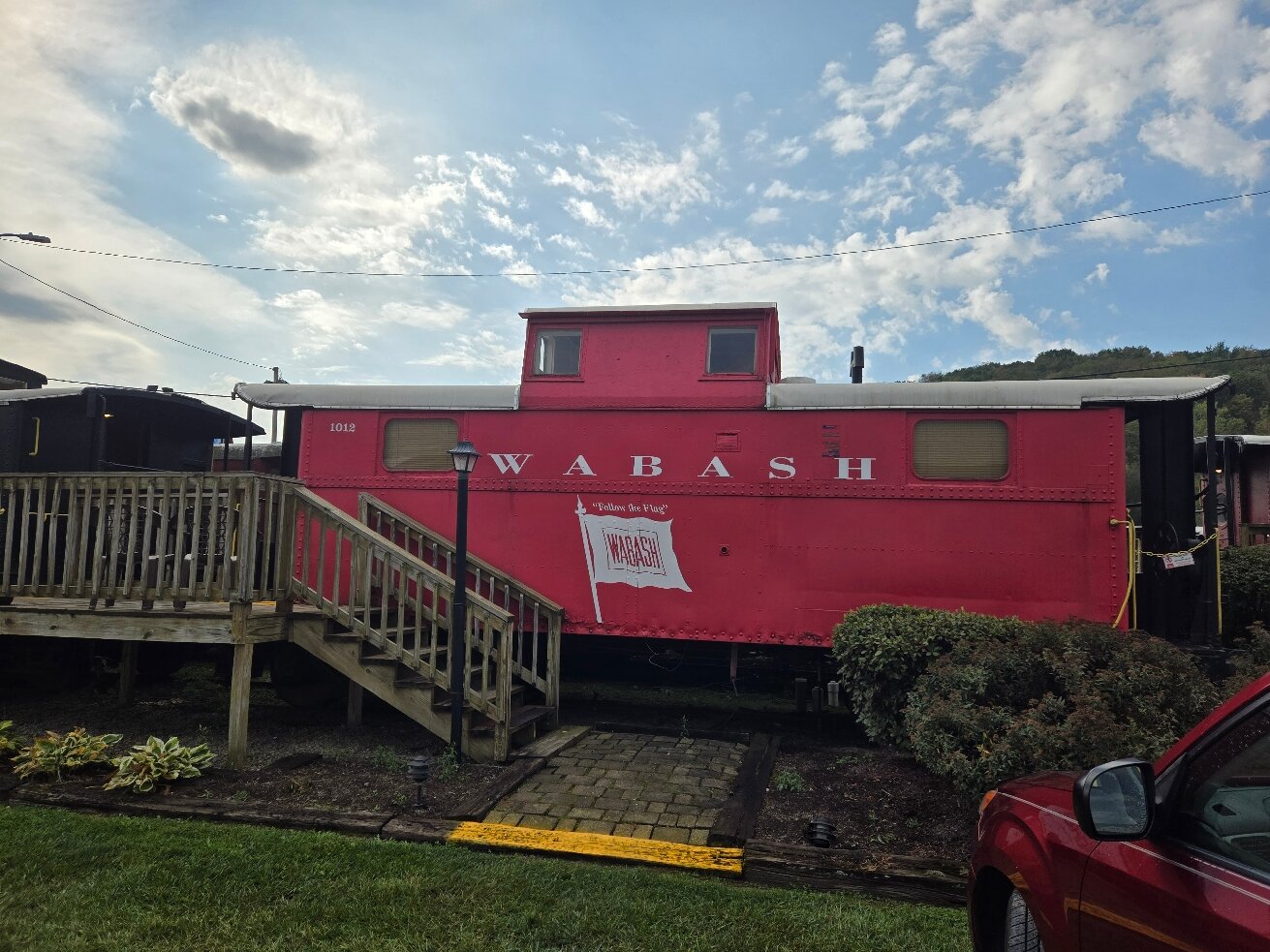 Caboose Motel-官方