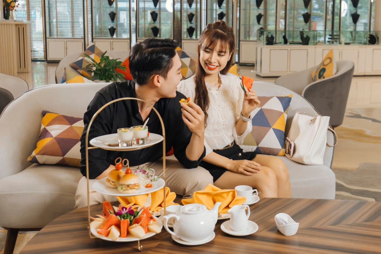 下龙湾德拉西酒店 - 现代湾景度假胜地-餐饮