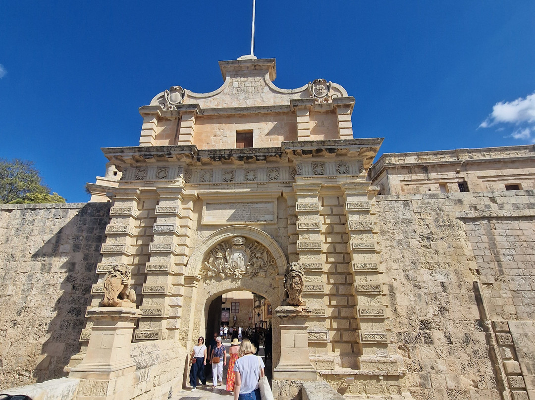 M Cabs & Car Rentals-Fgura必去景点