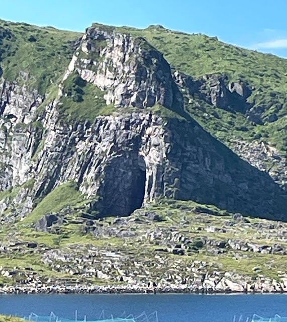 Kirkehelleren Cave-Traena Municipality必去景点