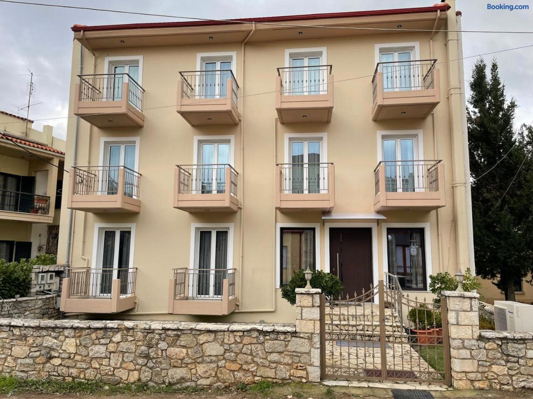 Varvitsiotis Studios & Apartments