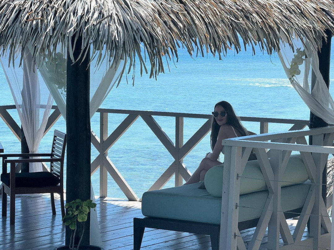 塔底莱岛度假村主图