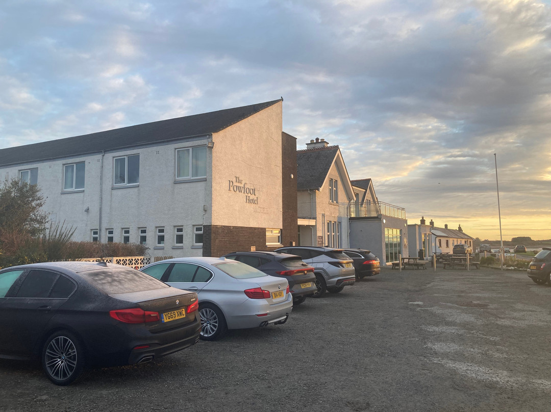 The Powfoot Hotel主图