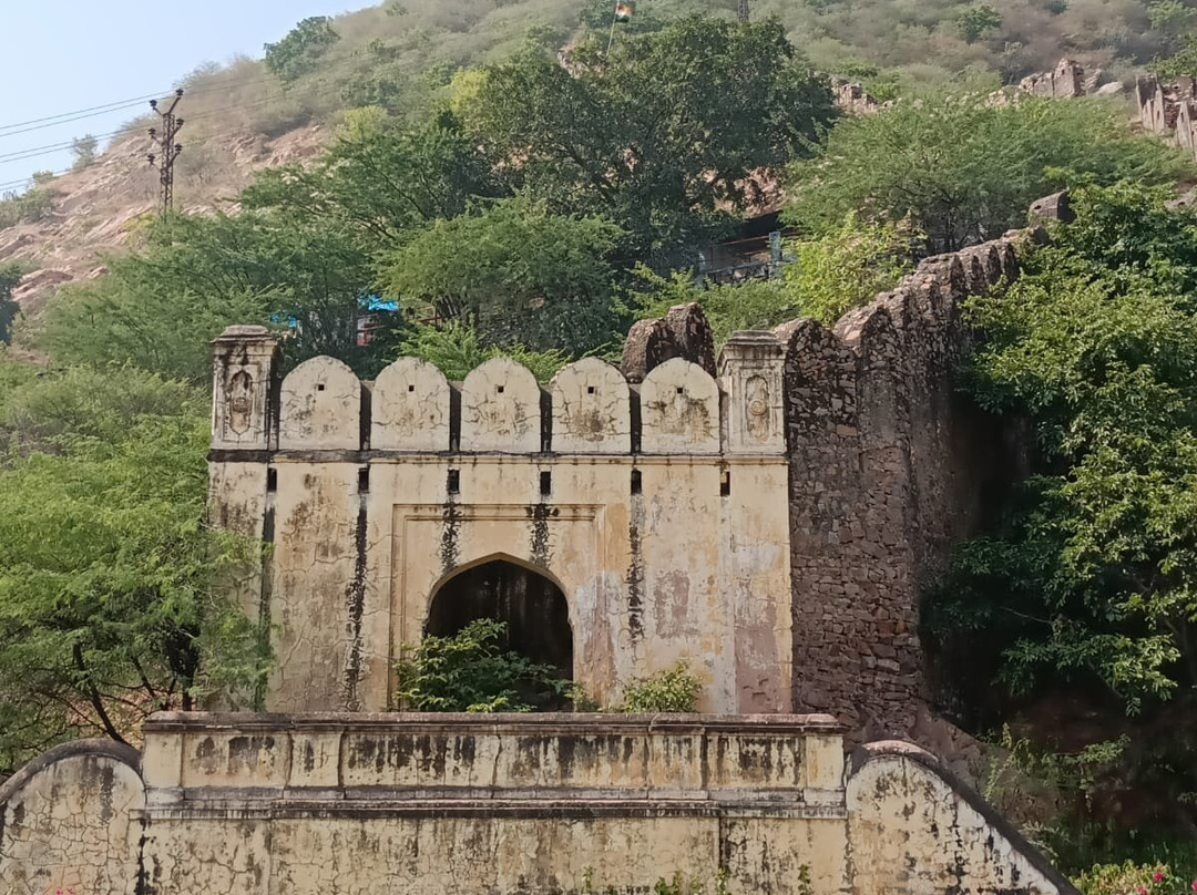 Royal Gaitor Tumbas-斋蒲尔必去景点