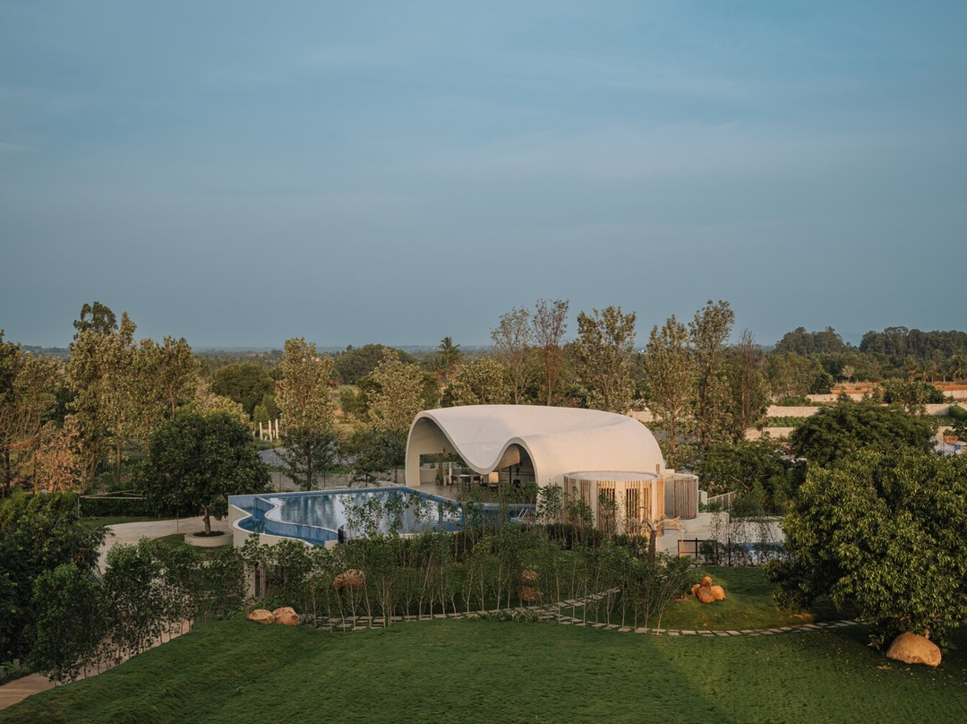 Oro, The Estates